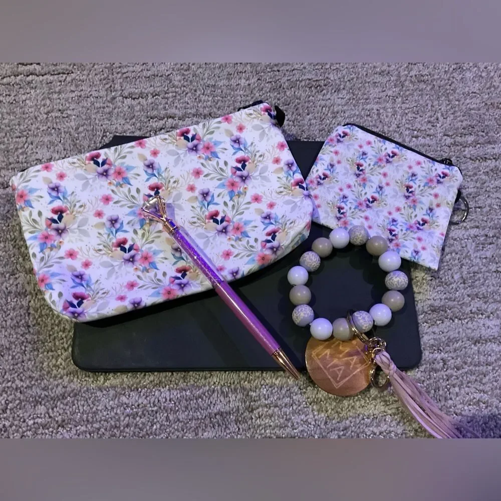 Mama Floral Pouch & coin holder with Bracelet and Pen